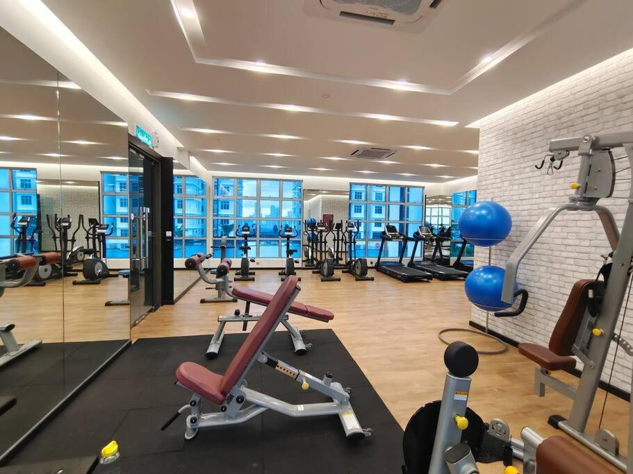 A1403 Jb City Sks Habitat Larkin 2Br 6Pax 100Mbps Netflix!! By Stay 新山 外观 照片