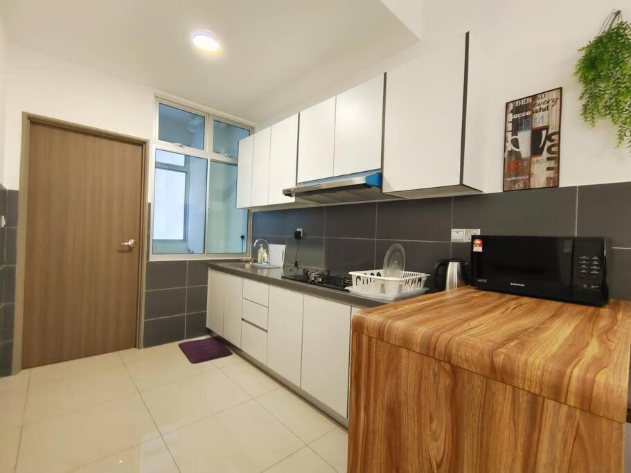 A1403 Jb City Sks Habitat Larkin 2Br 6Pax 100Mbps Netflix!! By Stay 新山 外观 照片