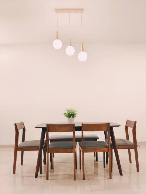 A1403 Jb City Sks Habitat Larkin 2Br 6Pax 100Mbps Netflix!! By Stay 新山 外观 照片